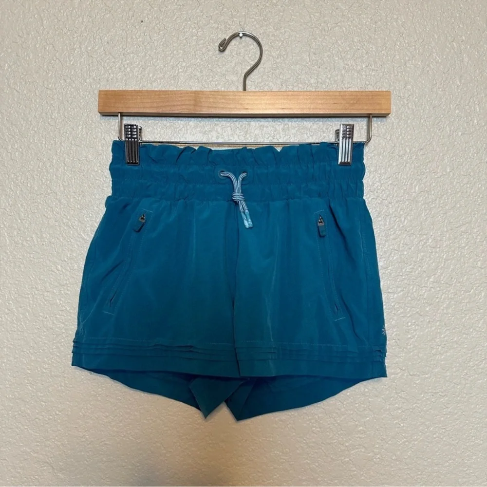 Athleta Girl Road Trippin' Short Size 12 - Picture 3 of 8